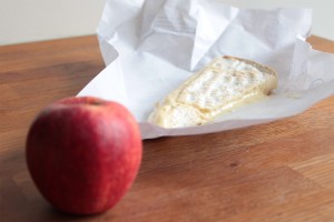 Photo Brie de Meaux et pomme Akane