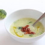 Caldo verde potage vegan au aux tiges de brocoli et chorizo végétal