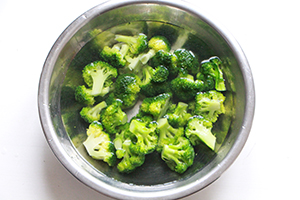 Rafraîchir le brocoli cuit